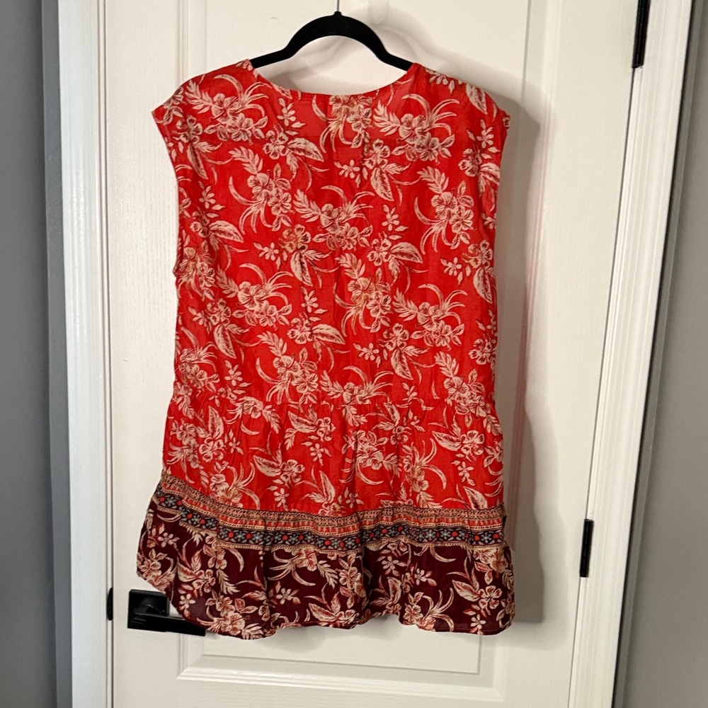 Beachlunchlounge Red and White Floral Top - Picture 6 of 6